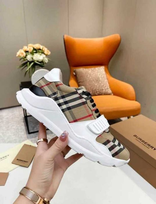 Adidasi Burberry
