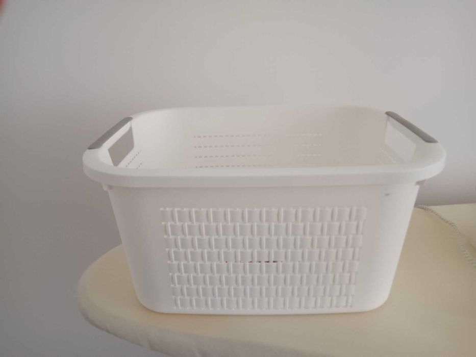 Кош за пране Sundis произведен във Франция