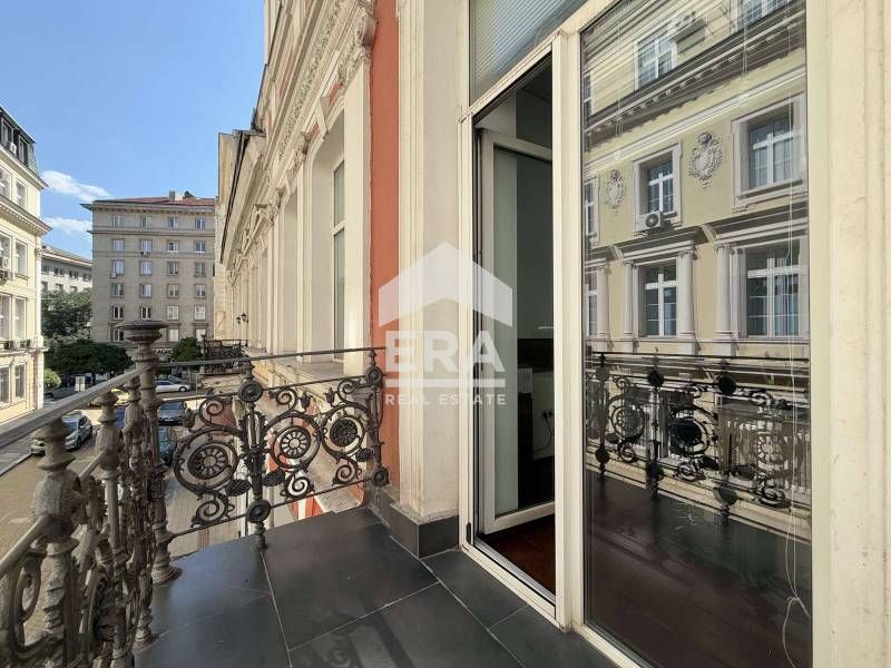 Дава се под наем Офис в София, Център - 31 кв.м за 350 € - Снимка #4