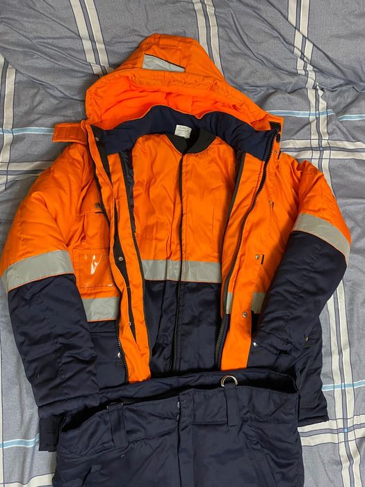 Продам спец одежду