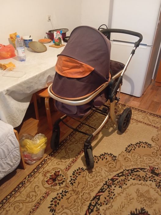 Продам коляску всесезонную.