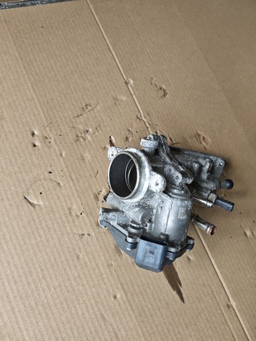 Дросел клапа за Vw,Audi, Skoda 1.6tdi. 04L128063P