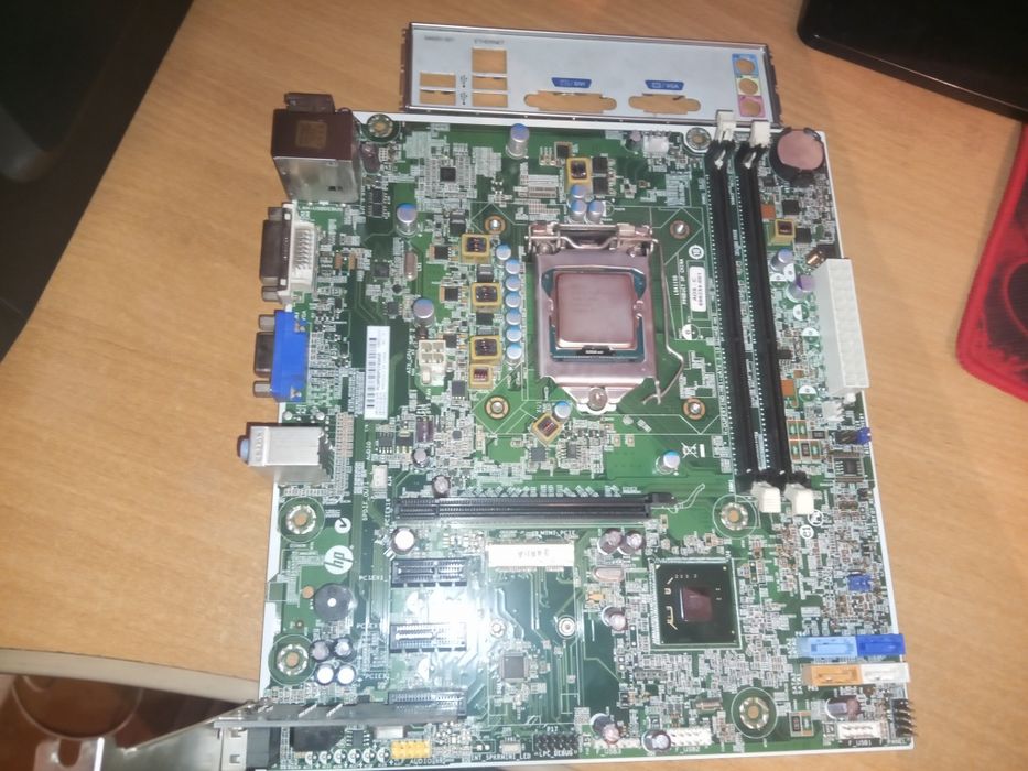 Продам комплект мат плата+проц