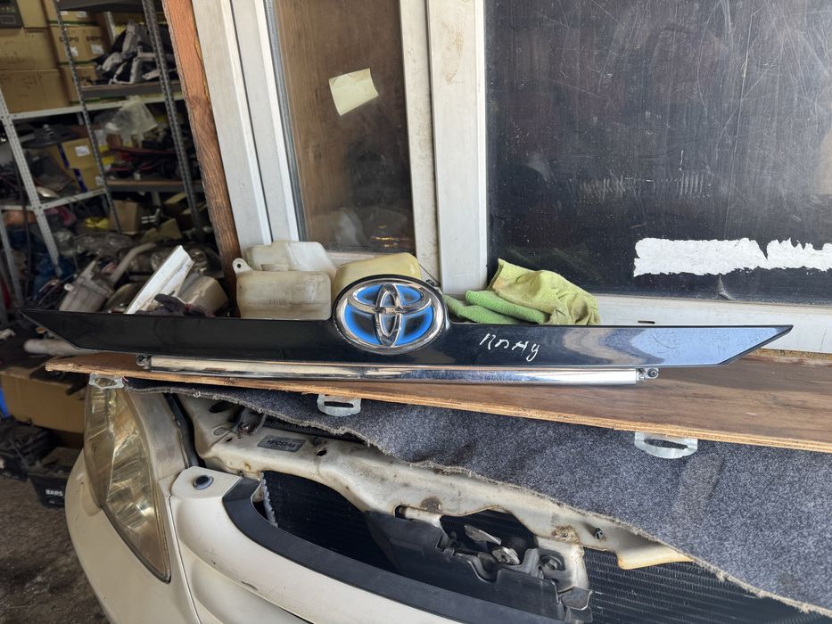 Молдинг на крышку багажника Toyota Camry 55