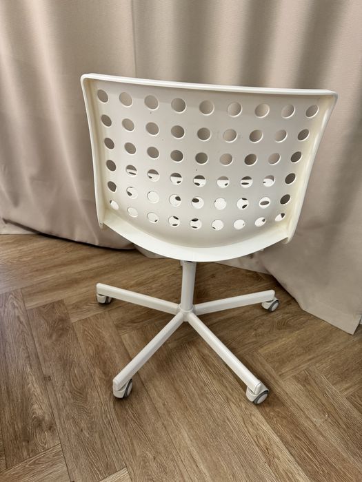 Продам кресло IKEA на колесах