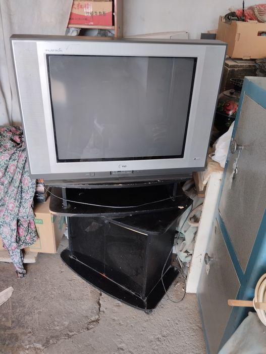 Телевизор LG 71 диагональ