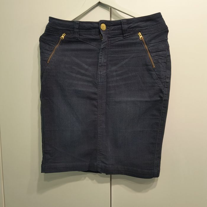 Дамски поли до коляно