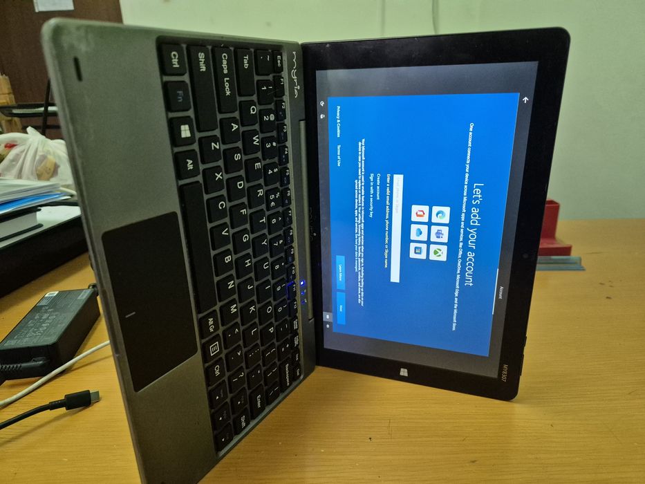Laptop 2 in 1 Myria