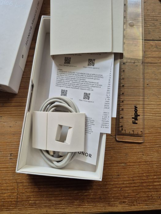 Телефон на 4 месеца