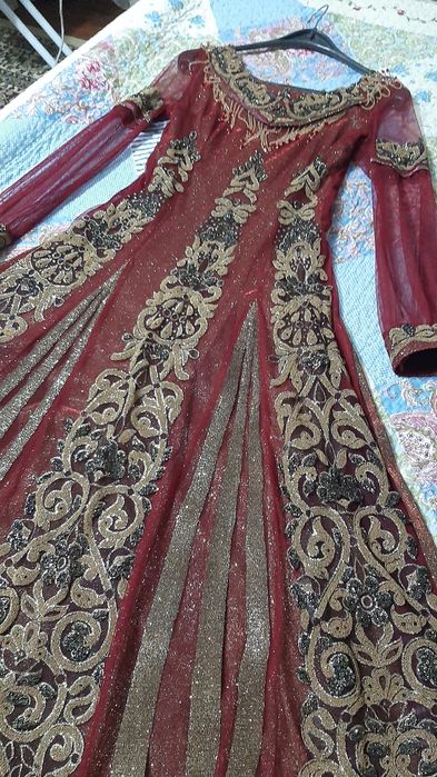 Vecherniy ko'ylak sotiladi