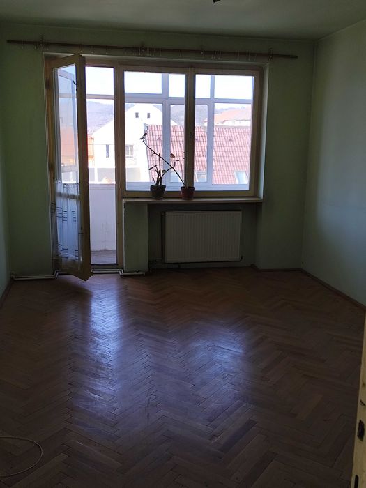 Vând apartament la Mediaș