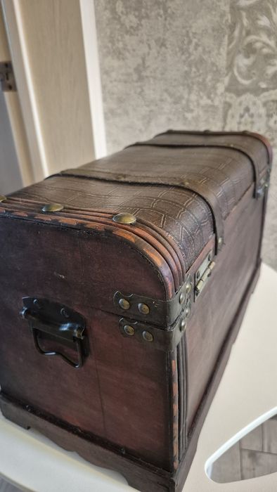 Сундук декоративный