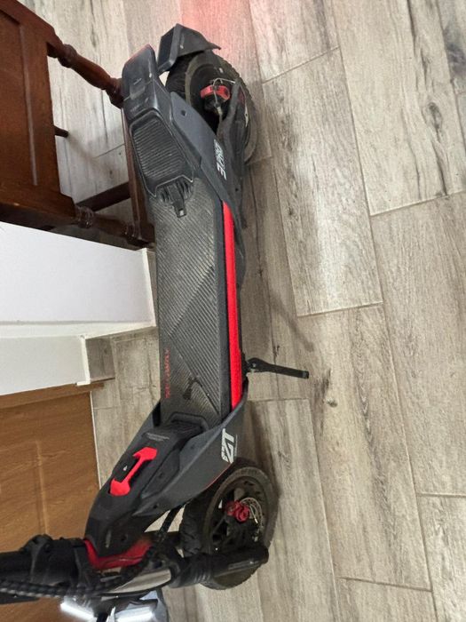 Trotineta Nine Bot Segway ZT 3pro