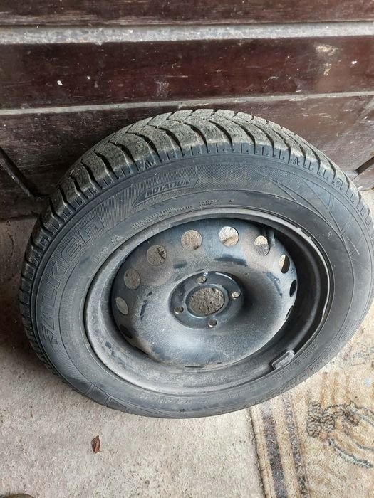 4бр зимни гуми с джанти 175/65 R14 – Renault Clio