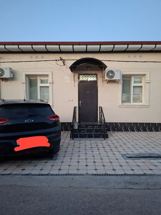 Batoshdan 2sutiqli 3xonali remontlari yaxshi xolatdagi uy sotiladi