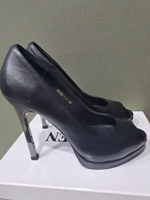 Туфли. Каблук шпилька