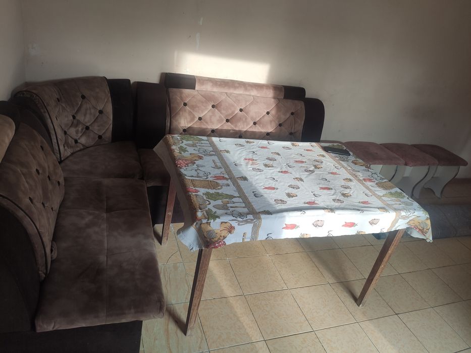 Кухонный мебель сотилади