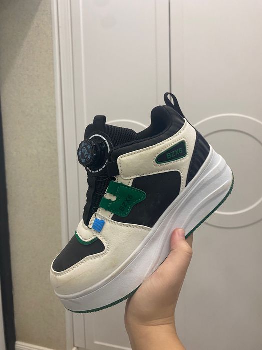 Обувь на роликах