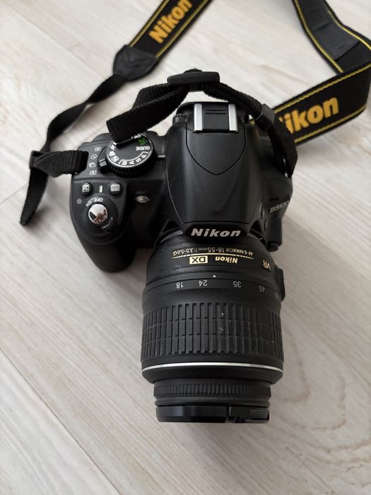 Nikon D3100 obiectiv DX SWM VR Aspherical