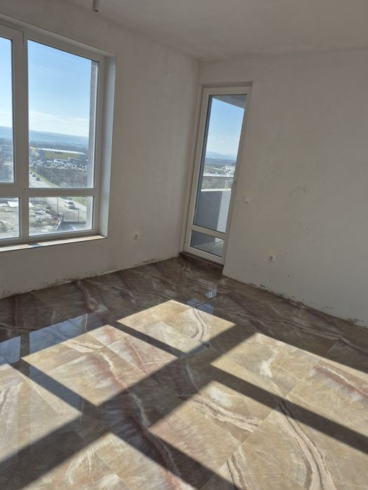 Тристаен апартамент ново строителство.