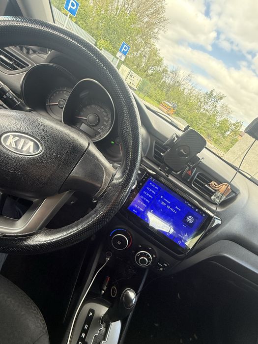 Продам Kia Rio 2013 года