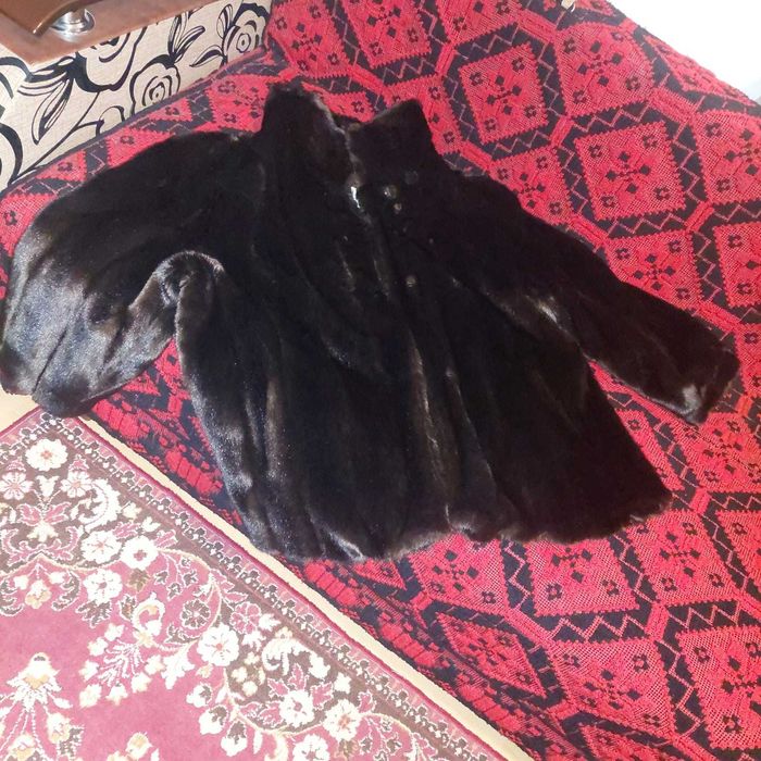 Haină de blană maro închis, mărimea 48