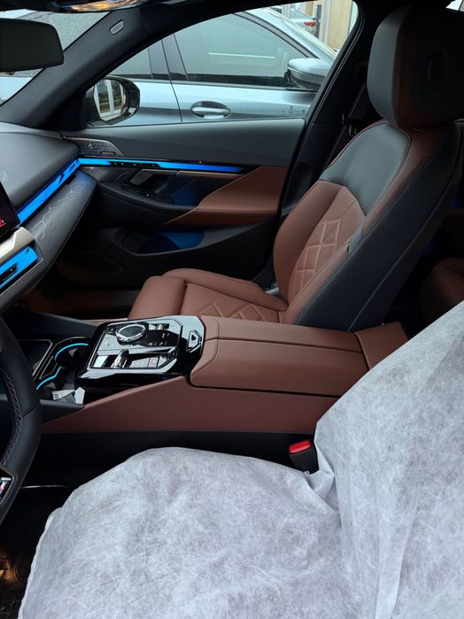 Продам новую BMW i5 M60 ! С официальной гарантией 8 лет+подарок