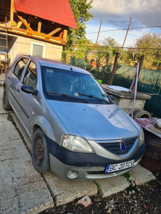 Vând Dacia Logan