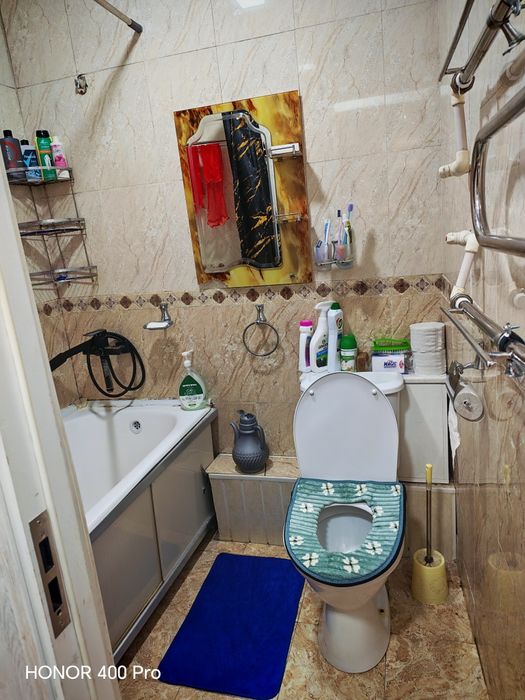 Dom sotiladi 1chi etajda  2xona yevro remont 39kv podvoli bilan