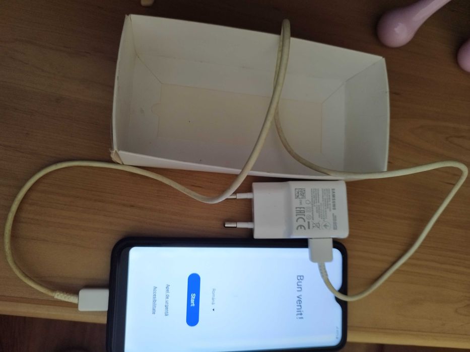 Vând telefon Samsung A20e