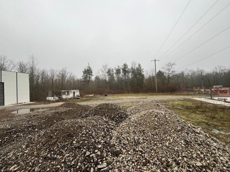 Hala industriala+teren de închiriat