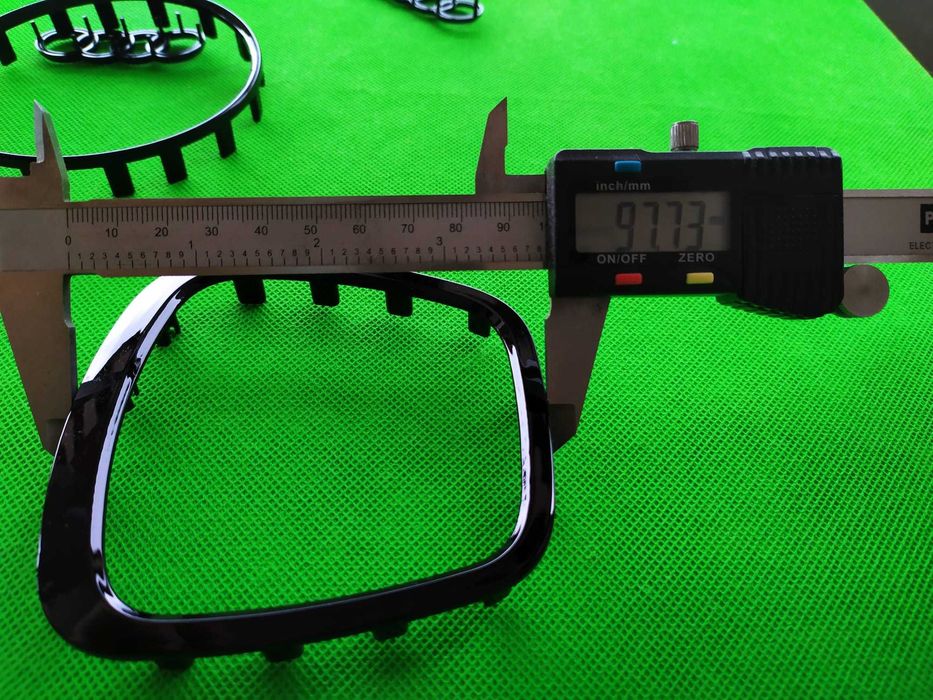 Емблема лайсна рамка волан Ауди Airbag Air bag Audi черен гланц A4 SQ