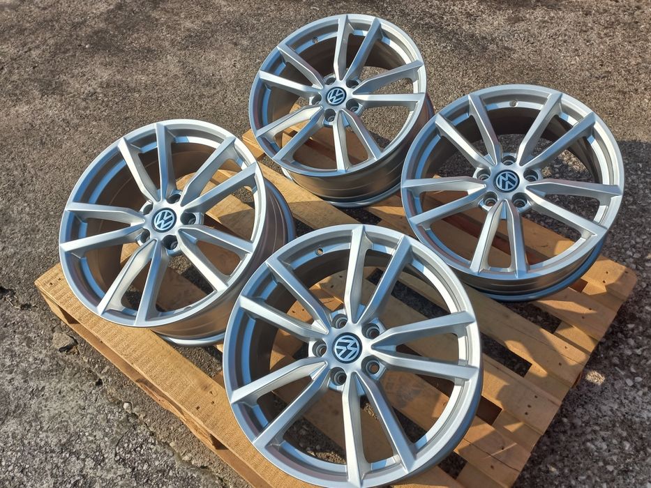 18"Vw Poteria 5x112 Silver 8j et45 Golf Passat Tiguan Jetta Touran Чисто Нови.
Poteria Piano Black.