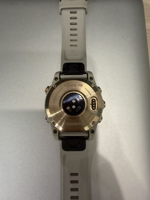 Garmin Fenix 7s Sapphire Solar