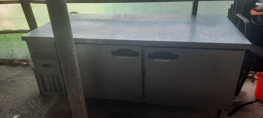 Нержавейка Стол холодильник ва морозильник Хинг сотилади.