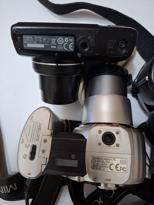 Vând camere foto CANON