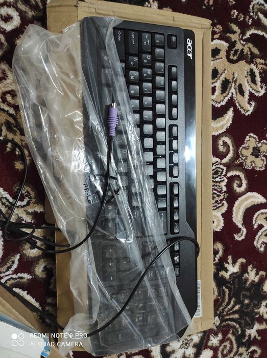 Klaviatura yangi umuman ishlatilmagan rasiyadan kelgan  narxi 100 ming