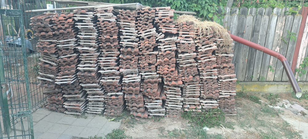 Tiglă sh, aproximativ 350 bucăti