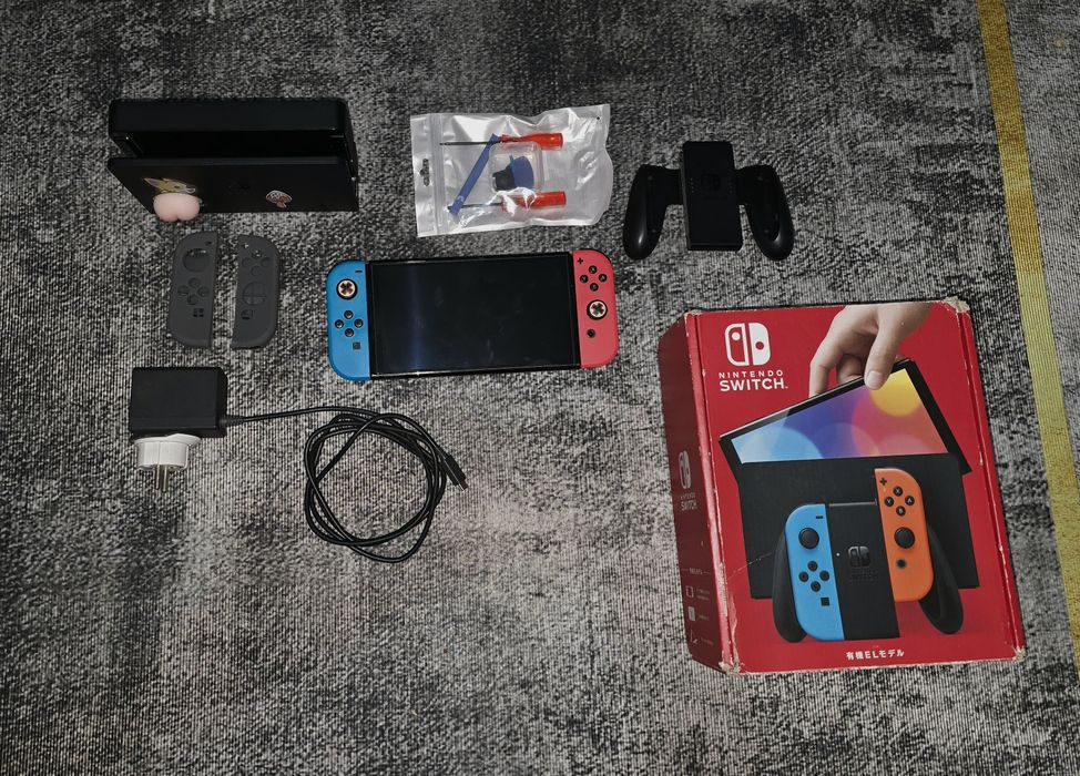 Продам Nintendo Switch Oled