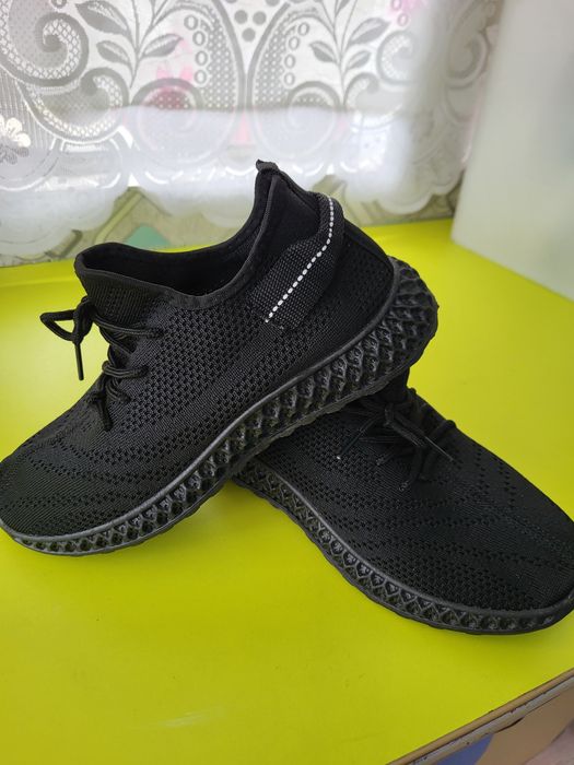 Кроссовки новые летние р40 41