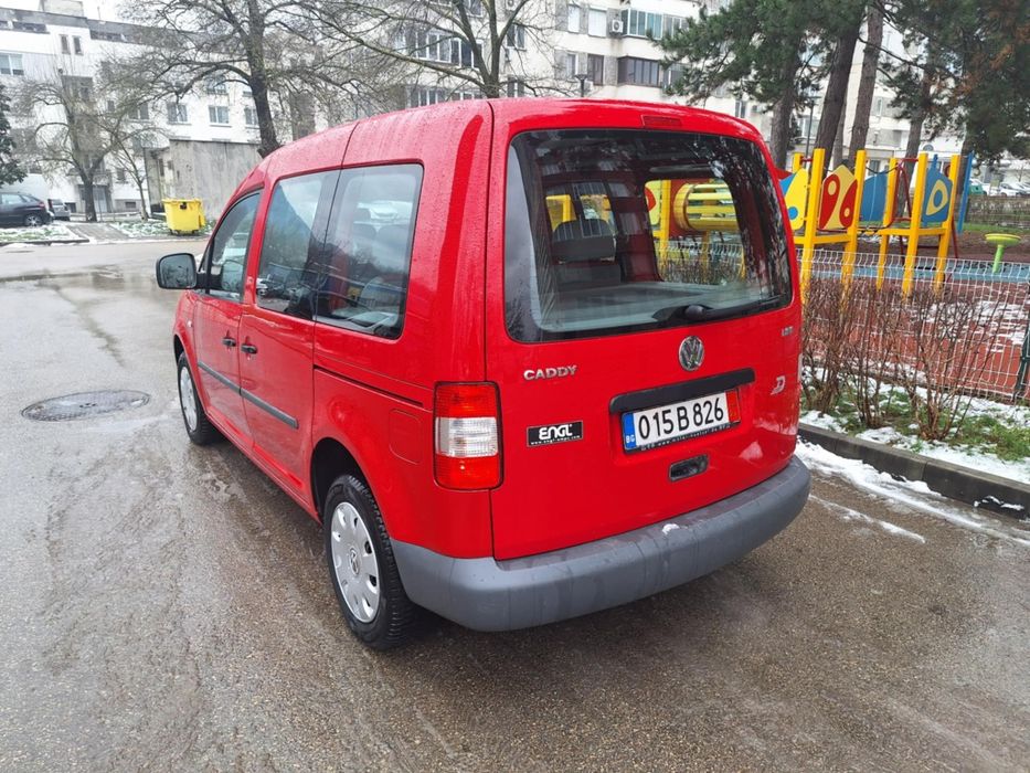 Фолксваген Кади 1,4 бензин 2009 год