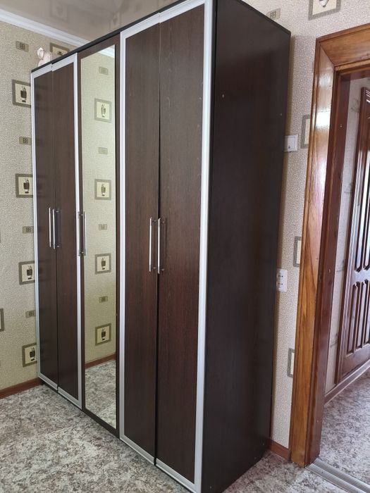 Продам шкаф в хорошем состоянии.