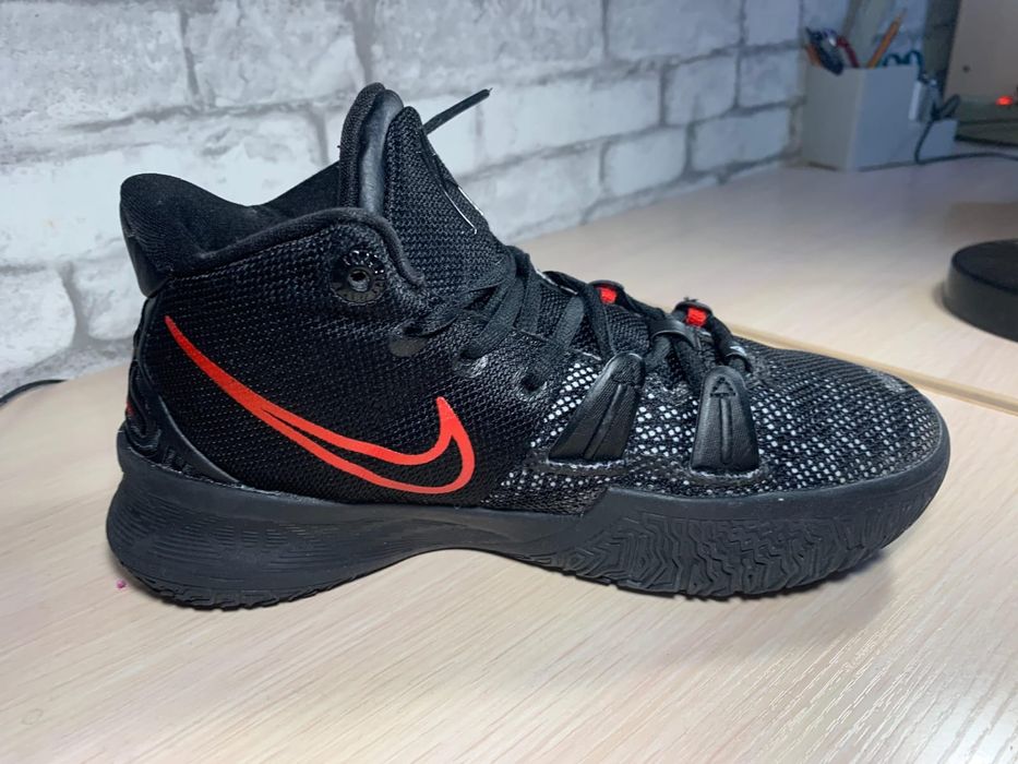 Продам кроссовки