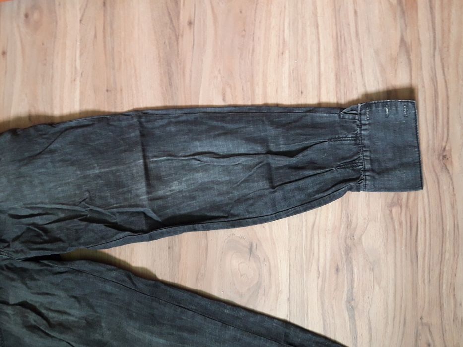 Pantaloni mărimea L