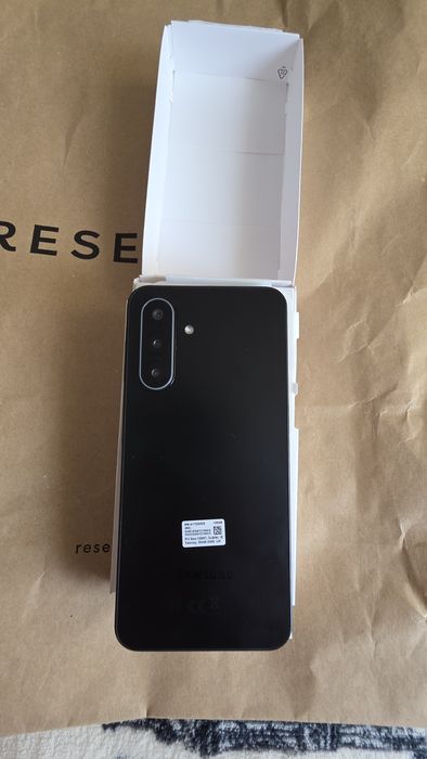 Samsung A17 5G nou in cutie cumparat din Romania