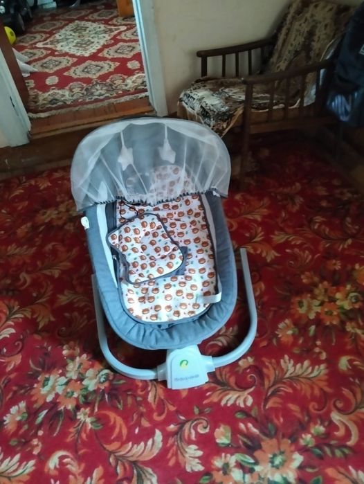 Продаю детский шезлонг