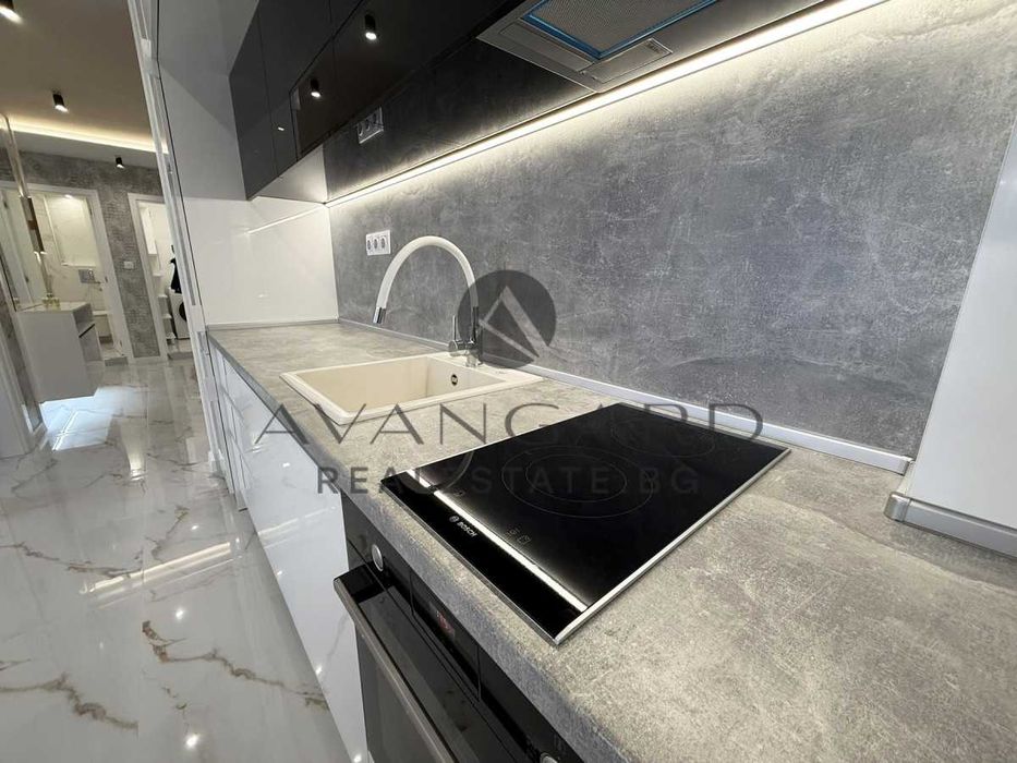 Продава се Тристаен апартамент в Пловдив, Остромила - 96 кв.м за 1190 €/кв.м - Снимка #3