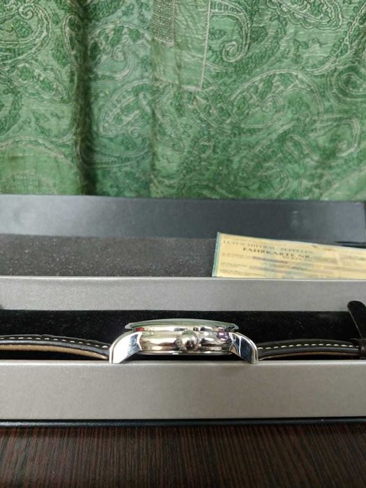 Продам часы немецкие производства Zeppelin