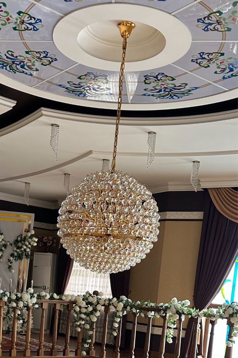 Хрустальная люстра