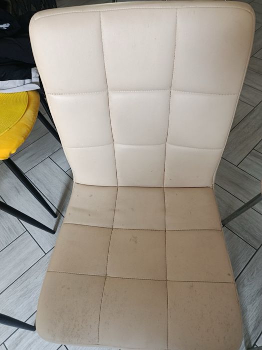 Бежови трапезни столове